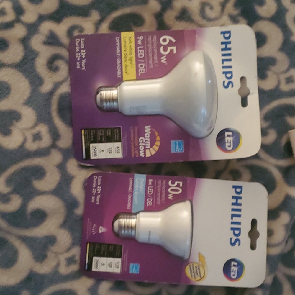 NWB Phillips LED bulbs XL & Reg sz NWOT or B w/different brightness stgs
